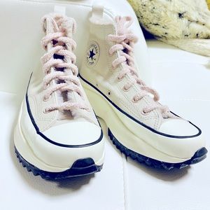 NWOT Converse Run Star Hike “Cozy Club” faux fur-lined platform shoe in egret